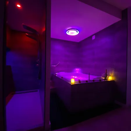 Romantique La Parenthese Angevine Love&spa Daire