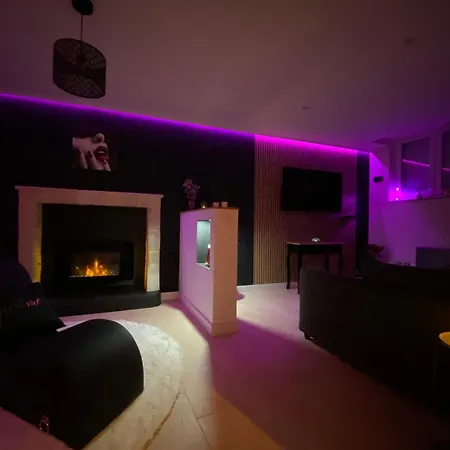 Romantique La Parenthese Angevine Love&spa Daire *