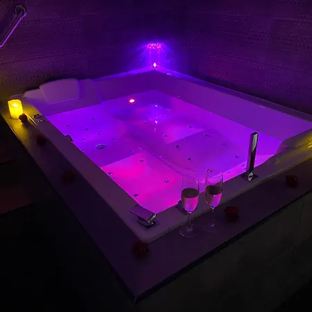 Romantique La Parenthese Angevine Love&spa *