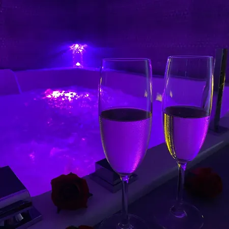Romantique La Parenthese Angevine Love&spa